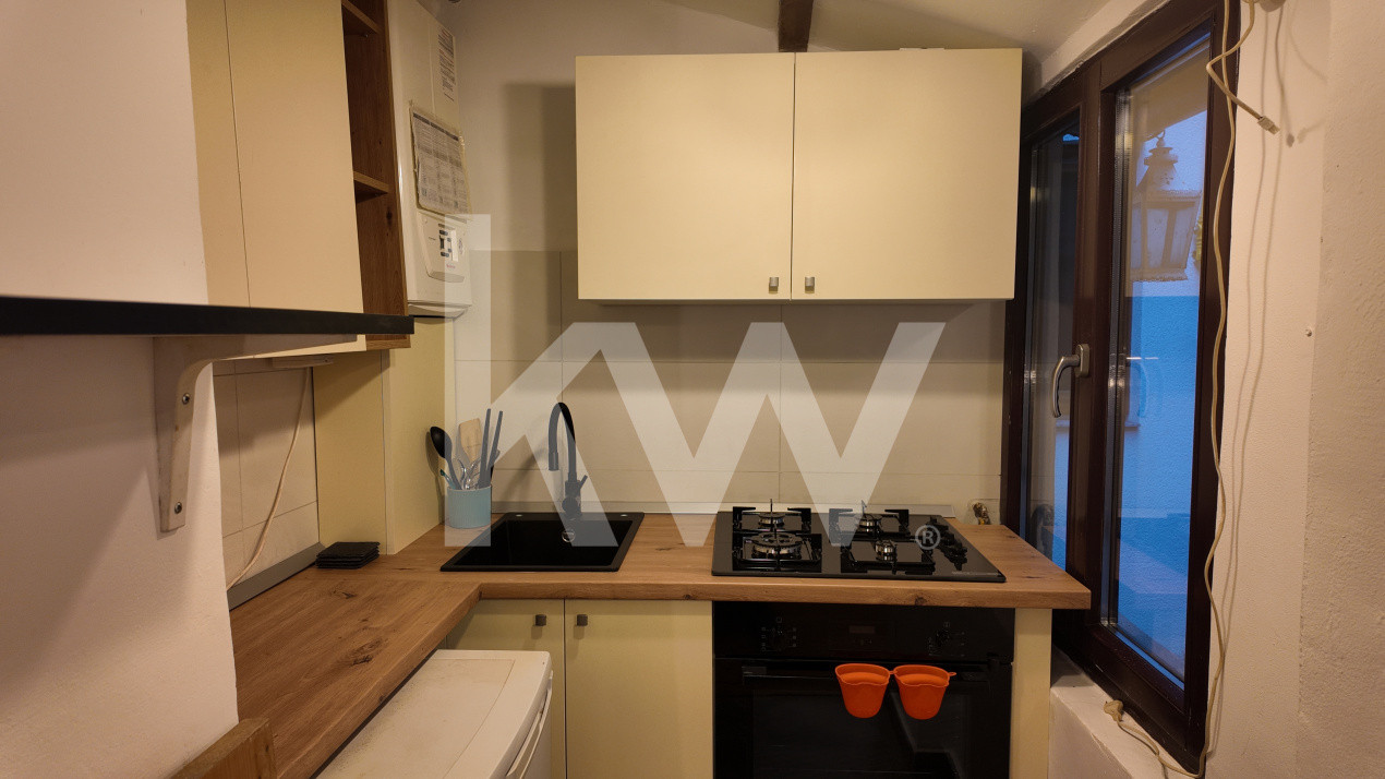 Închiriere garsonieră mobilată și utilată - Strada Postăvarului, Centrul Istoric