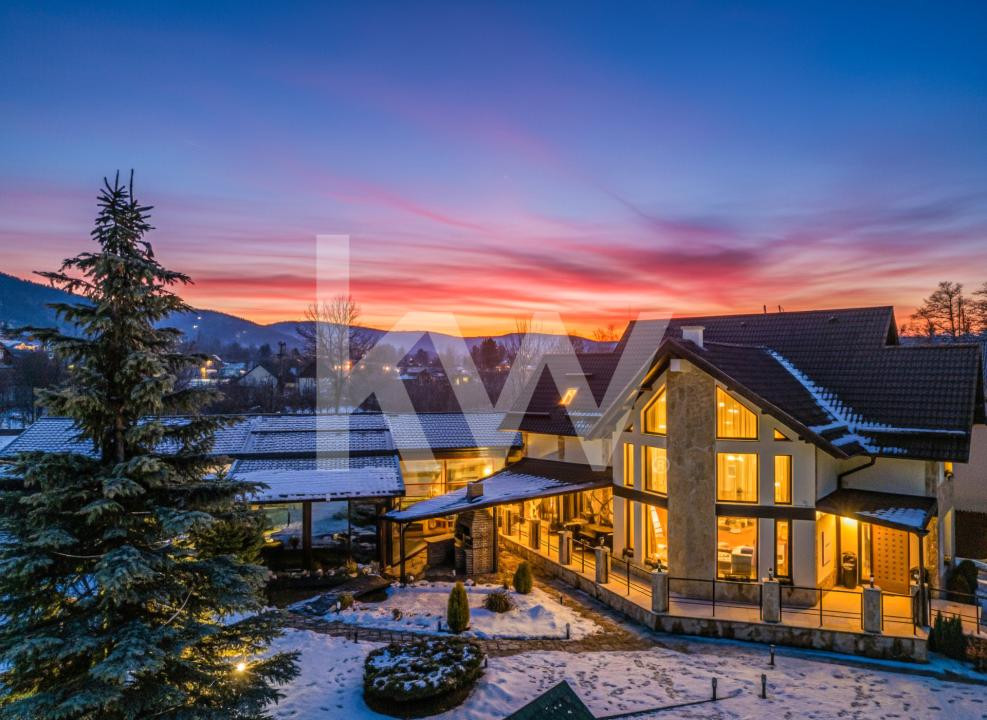 Vilă spectaculoasă lângă Castelul Bran cu piscină și cramă COMISION 0%