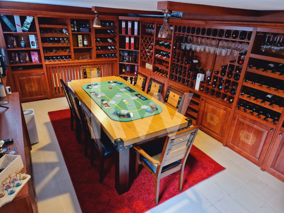 Vilă spectaculoasă lângă Castelul Bran cu piscină și cramă COMISION 0%