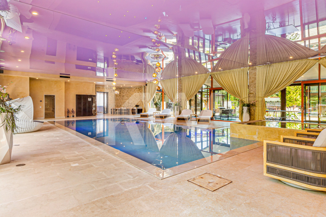 Vilă spectaculoasă lângă Castelul Bran cu piscină și cramă COMISION 0%