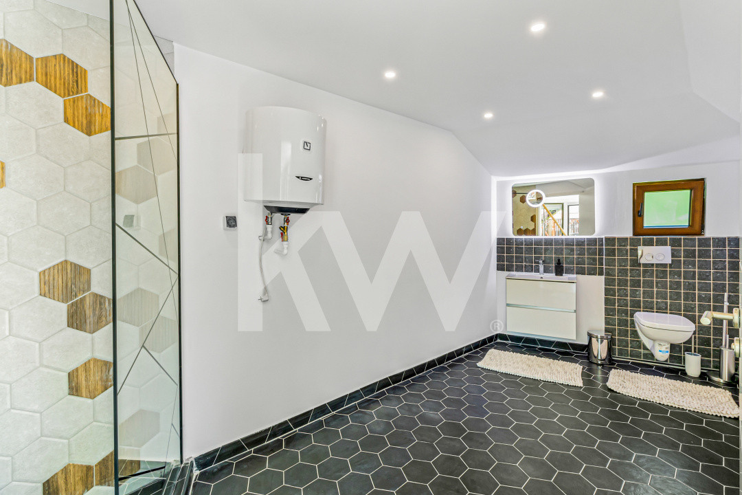 Vilă spectaculoasă lângă Castelul Bran cu piscină și cramă COMISION 0%