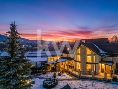 Vilă spectaculoasă lângă Castelul Bran cu piscină și cramă COMISION 0%