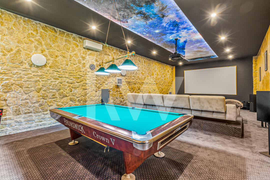 Vilă de lux în Bran | SPA complet, sală cinema, râu privat, lângă Castel