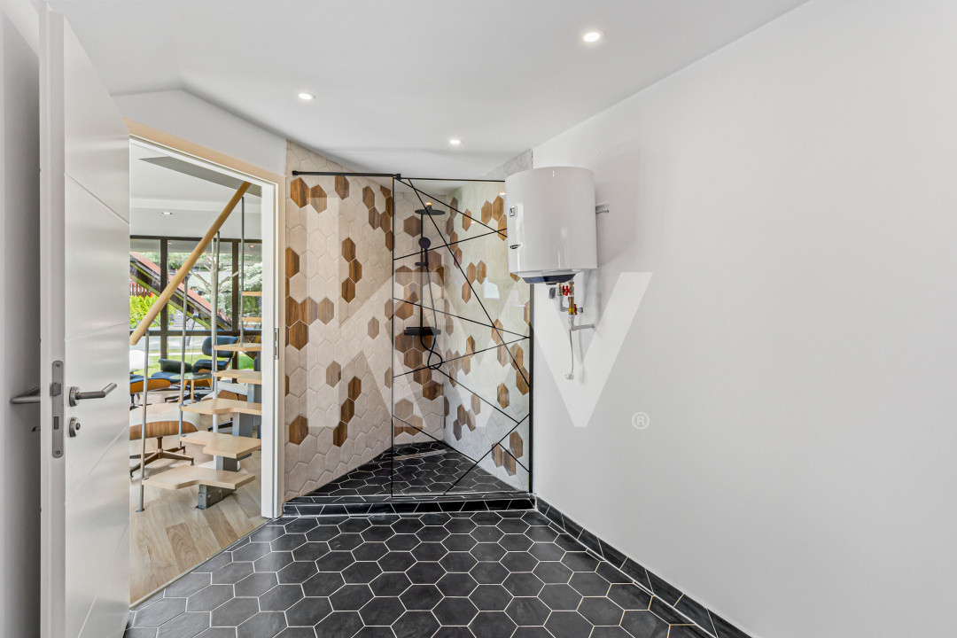 Vilă de lux în Bran | SPA complet, sală cinema, râu privat, lângă Castel