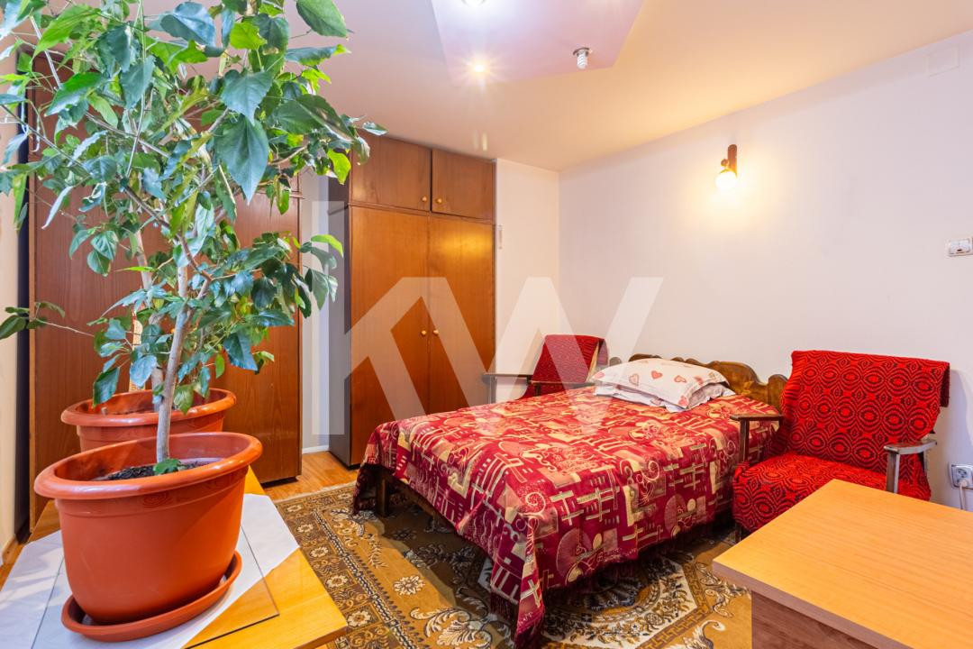 Casă individuală, vedere către Bucegi, la 300 m de Centru, Gară sau Cantacuzino