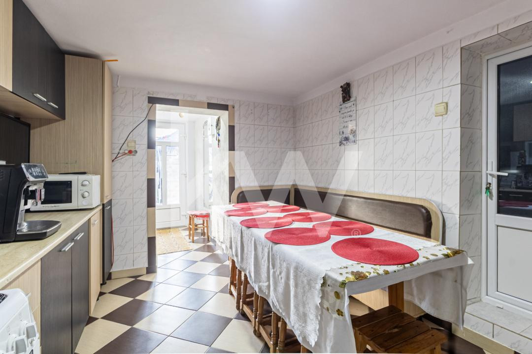 Casă individuală, vedere către Bucegi, la 300 m de Centru, Gară sau Cantacuzino