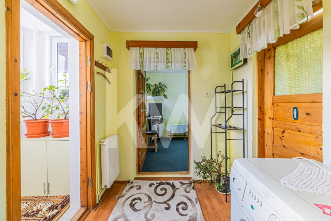 Casă individuală, vedere către Bucegi, la 300 m de Centru, Gară sau Cantacuzino