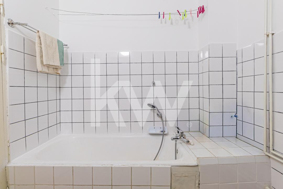 Casă individuală, vedere către Bucegi, la 300 m de Centru, Gară sau Cantacuzino