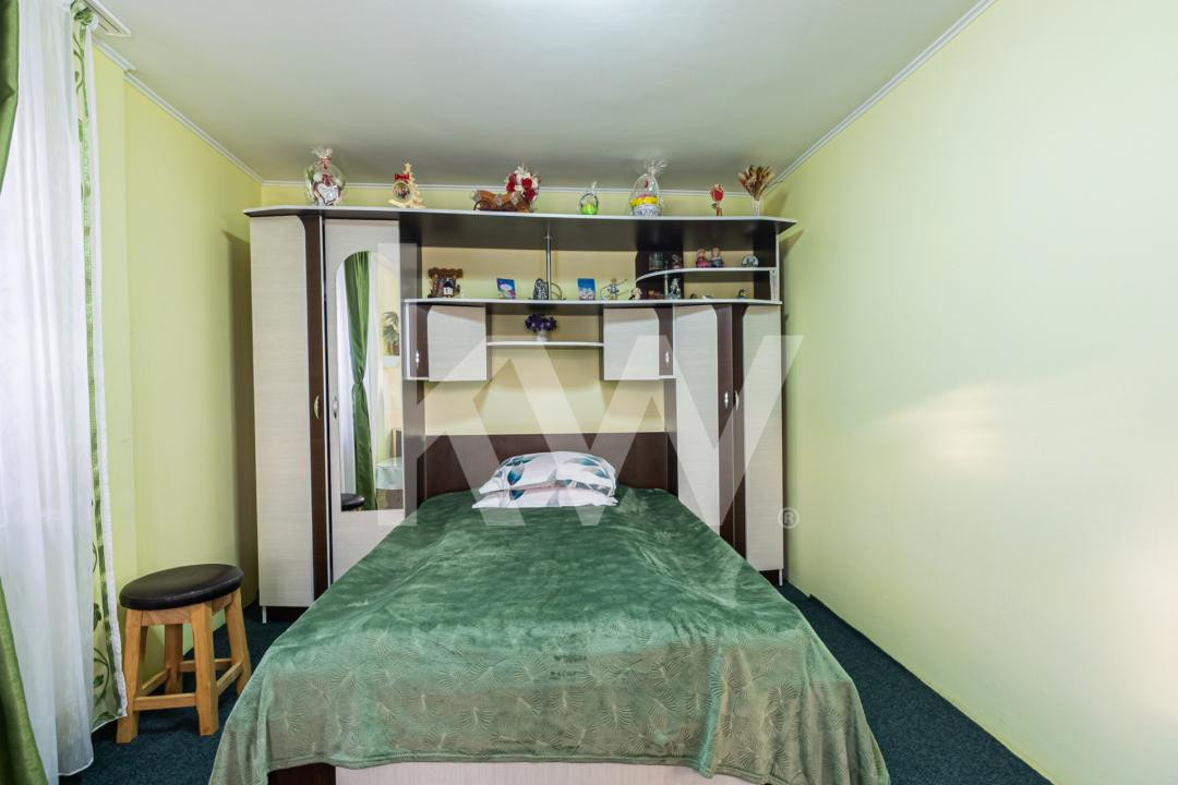 Casă individuală, vedere către Bucegi, la 300 m de Centru, Gară sau Cantacuzino