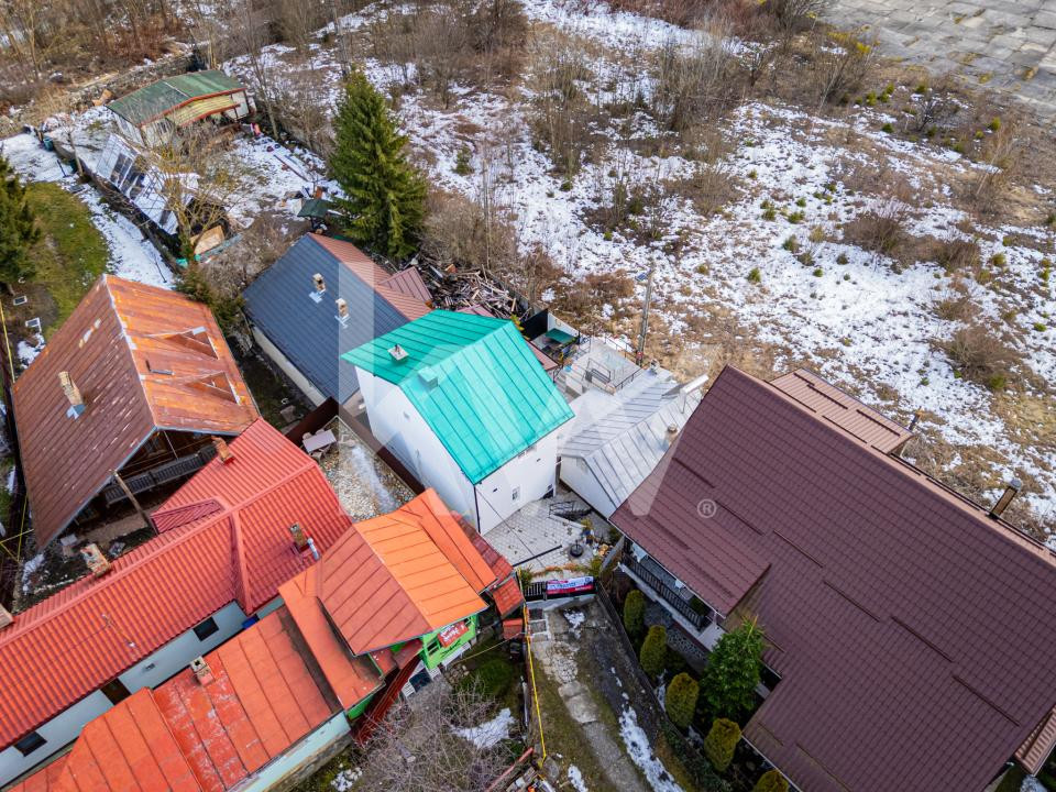 Casă individuală, vedere către Bucegi, la 300 m de Centru, Gară sau Cantacuzino