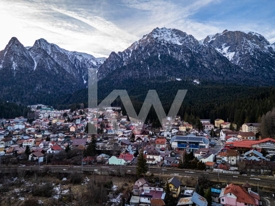 Casă individuală, vedere către Bucegi, la 300 m de Centru, Gară sau Cantacuzino