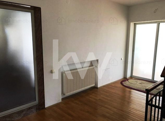 Casă de vânzare în Brașov, zona Tractorul, S utilă - 544 mp, S teren - 700 mp.