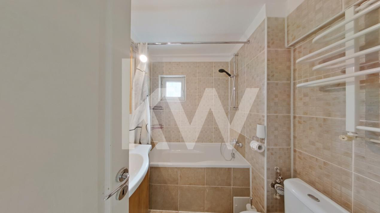 Apartament 2 camere, suprafata generoasa - Centrul Civic