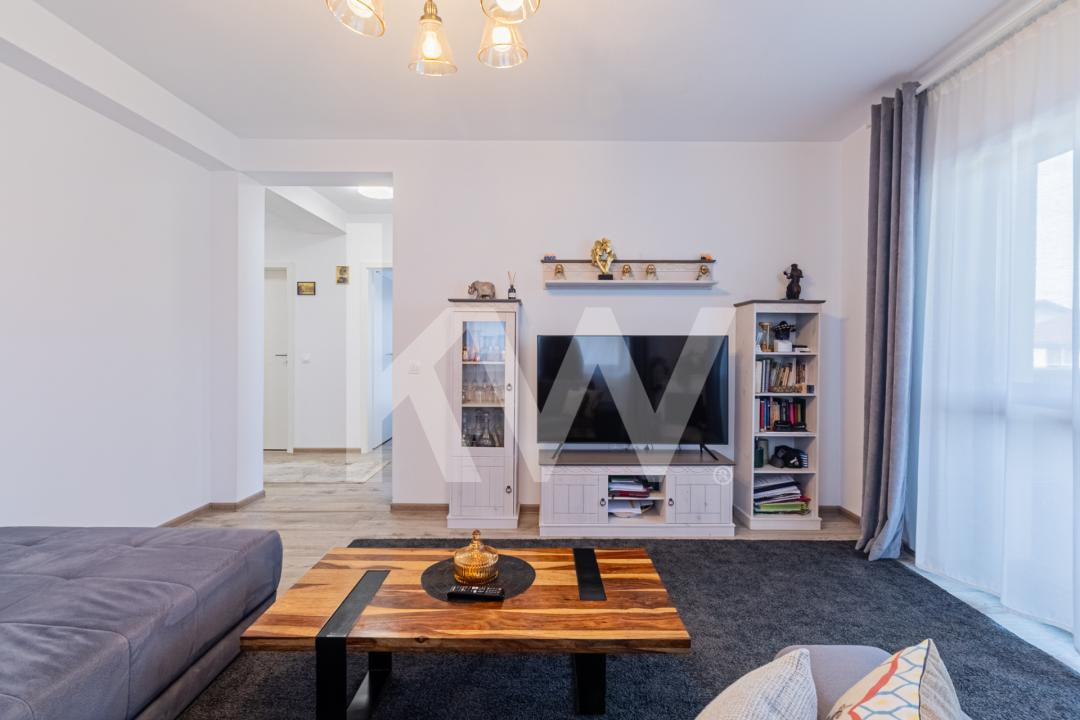 Apartament 3 camere + loc de parcare