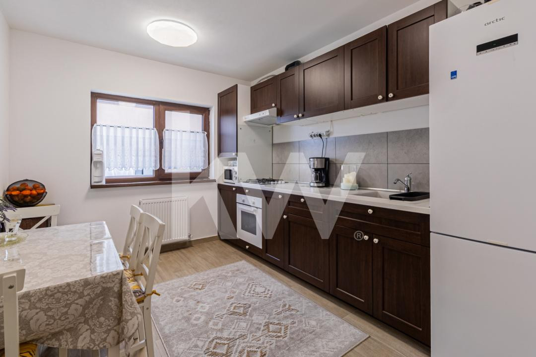 Apartament 3 camere + loc de parcare