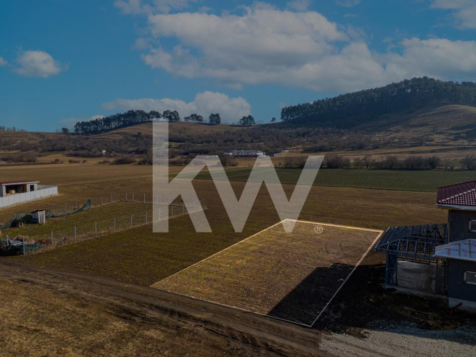 Teren intravilan 585mp Sânpetru, panoramă Lempes si padure, Comision 0%