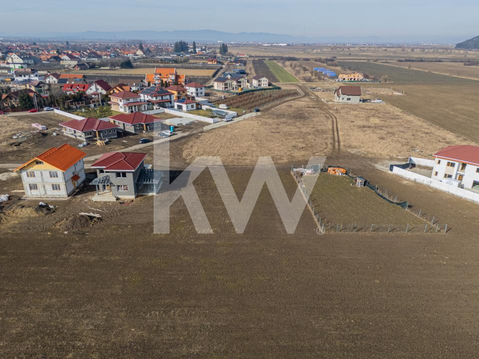 Teren intravilan 585mp Sânpetru, panoramă Lempes si padure, Comision 0%