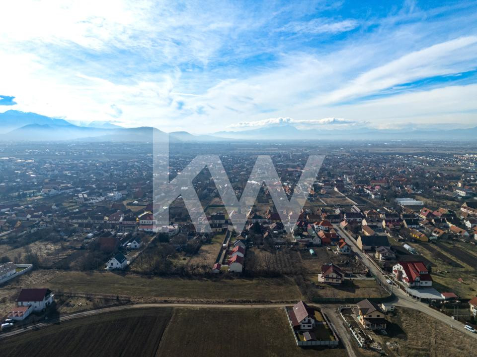 Teren intravilan 585mp Sânpetru, panoramă Lempes si padure, Comision 0%