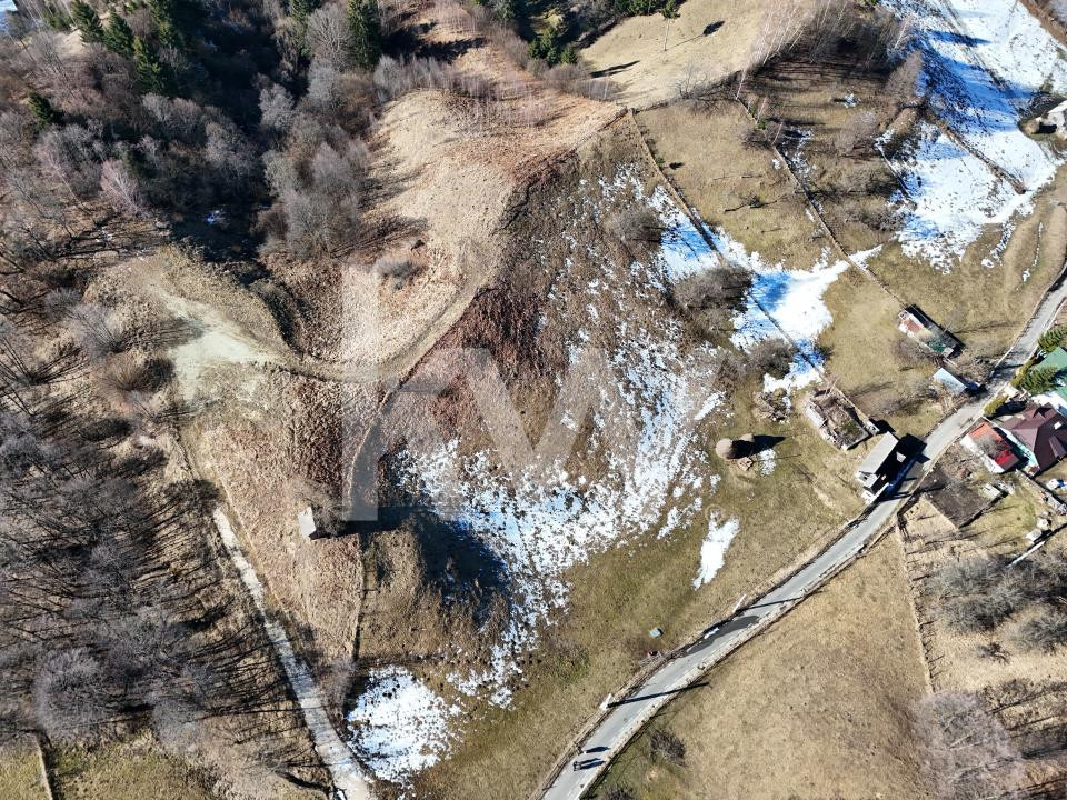 Teren intravilan de vanzare Dambovicioara , Piatra Craiului