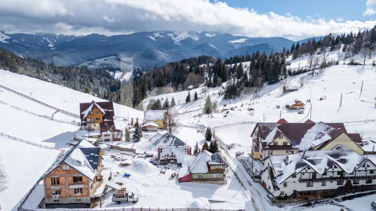 Oportunitate Investiție I Teren 4.000 mp în Fundata I 0% COMISION