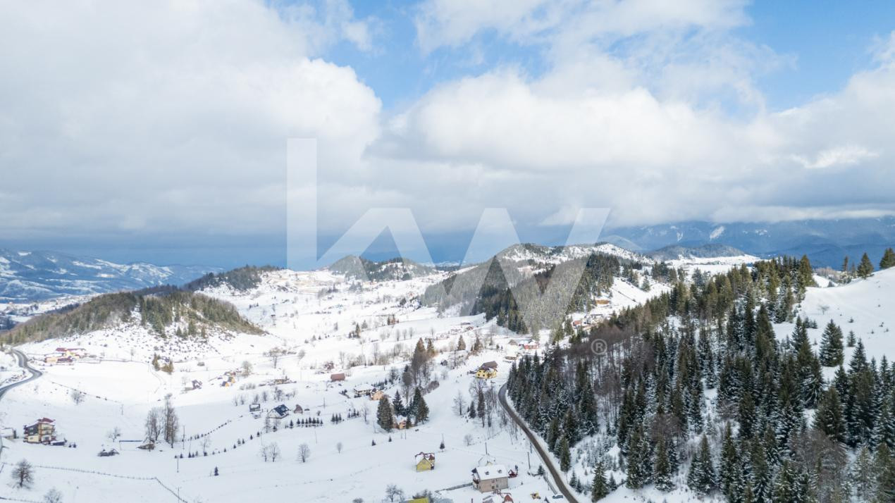 Oportunitate Investiție I Teren 4.000 mp în Fundata I 0% COMISION