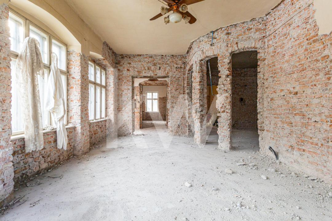 Proiect de restaurare lângă Cetatea Prejmer,  casă și teren de 5.458 mp