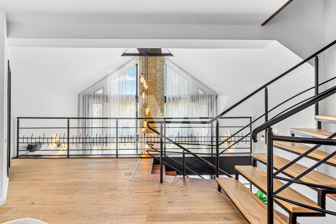 Vilă spectaculoasă lângă Castelul Bran cu piscină și cramă COMISION 0%