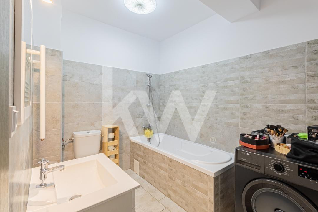 Studio modern, bloc cu lift, AC, parcare privată inclusă în preț!