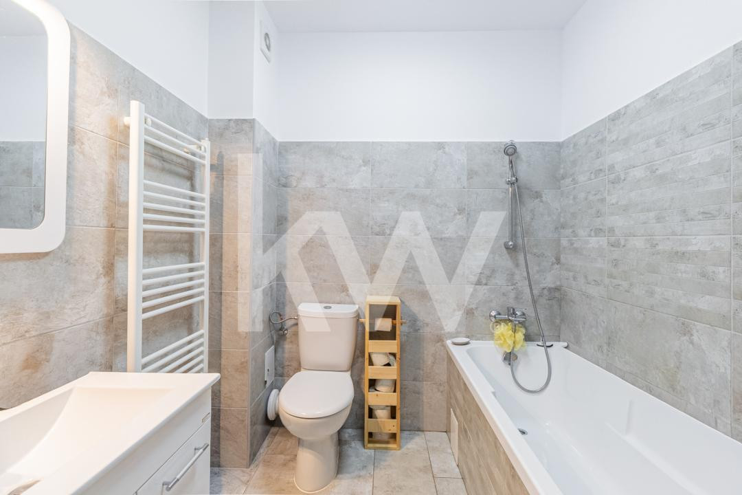 Studio modern, bloc cu lift, AC, parcare privată inclusă în preț!