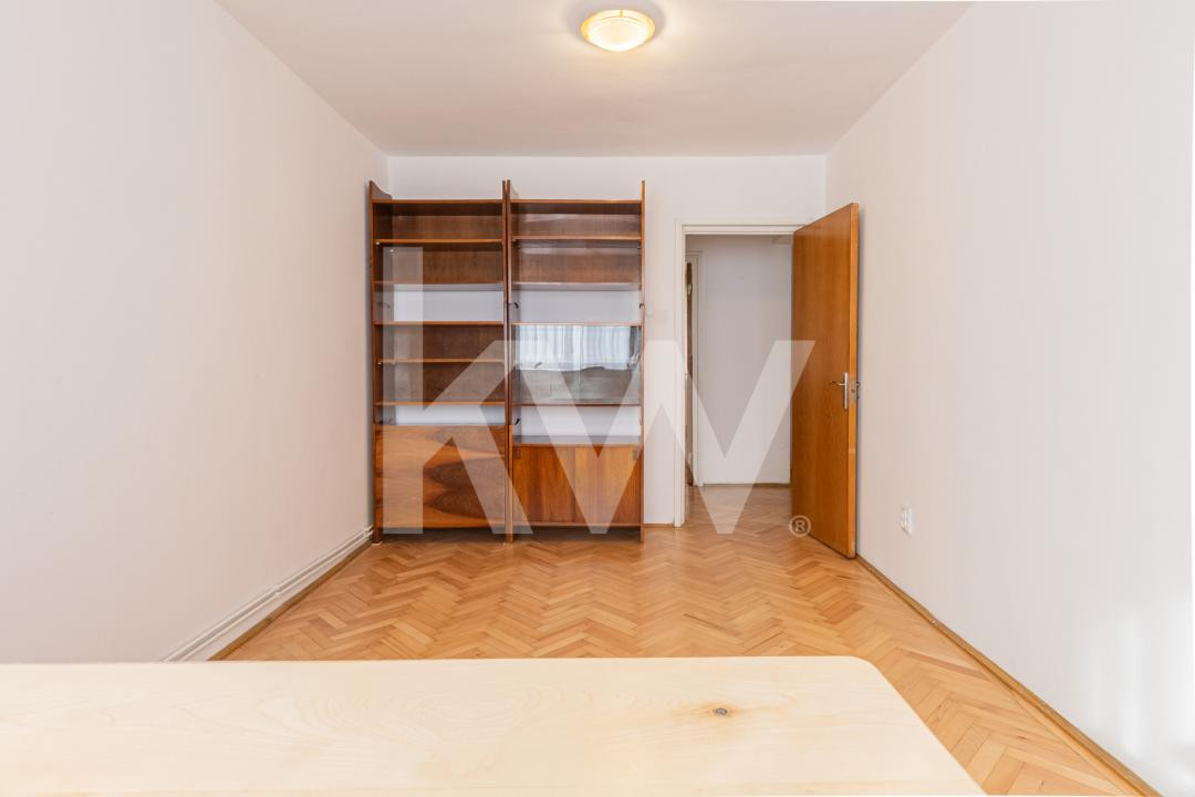 Vânzare apartament cu 3 camere - zona Centrul Civic