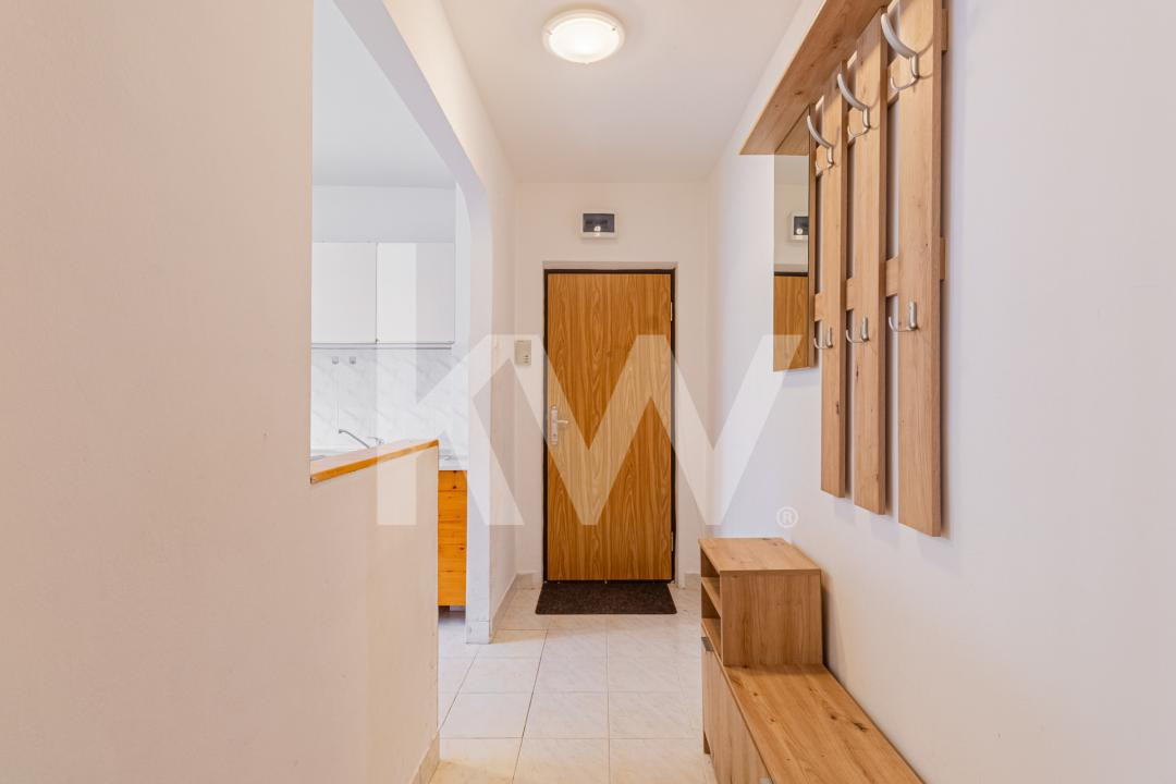 Vânzare apartament cu 3 camere - zona Centrul Civic