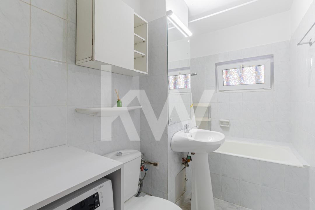 Vânzare apartament cu 3 camere - zona Centrul Civic