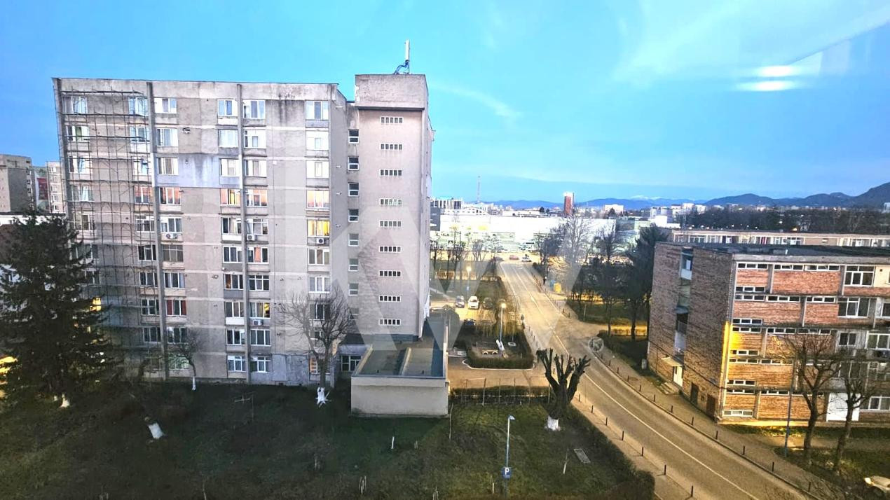 Garsoniera la etaj intermediar I Zona Atractiva - Tractorul