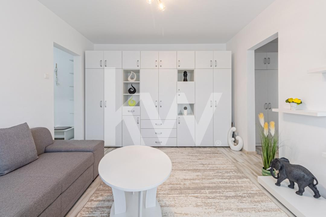 Vânzare apartament cu 3 camere, mobilat și utilat, strada Neptun