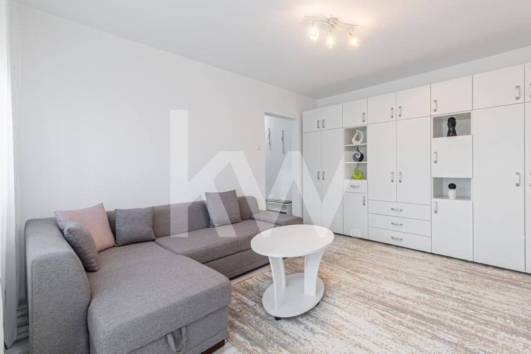 Vânzare apartament cu 3 camere, mobilat și utilat, strada Neptun