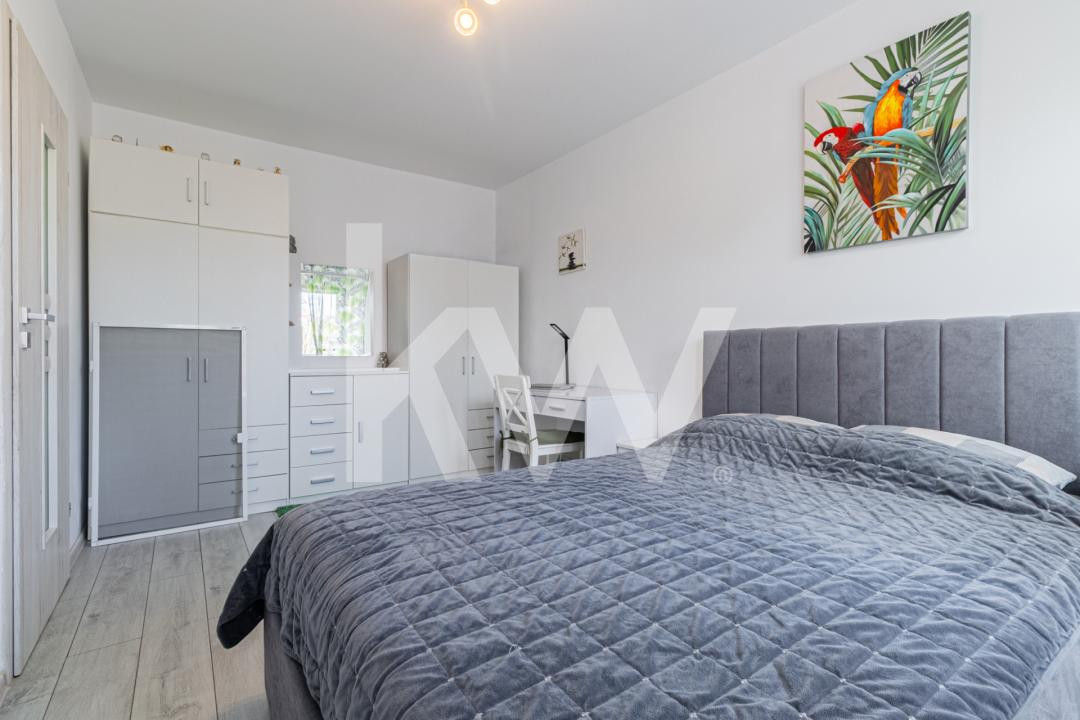 Vânzare apartament cu 3 camere, mobilat și utilat, strada Neptun