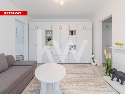 REZERVAT - Vânzare apartament cu 3 camere, mobilat și utilat, strada Neptun