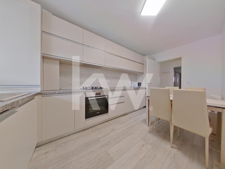 Apartament 3 camere de inchiriat / Kasper -Coresi