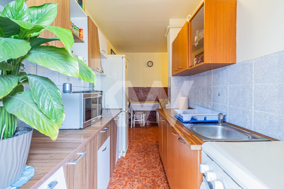 Apartament 3 camere de vanzare -Bartolomeu 