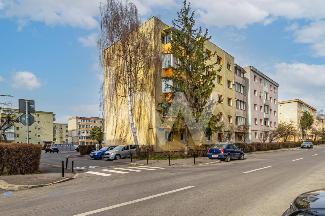 Apartament 3 camere de vanzare -Bartolomeu 