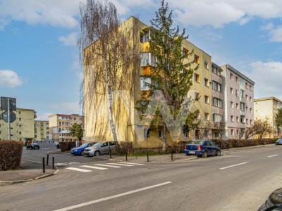 Apartament 3 camere de vanzare -Bartolomeu 