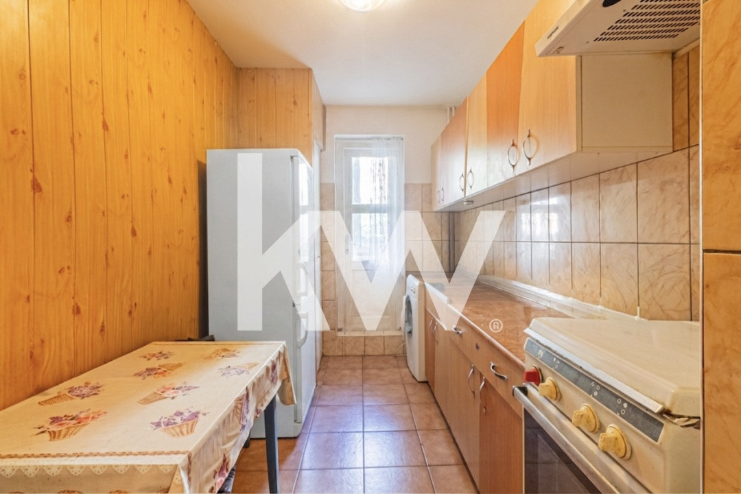 Oportunitate!! Apartament 3 camere decomandat la pret de garsonieră!!