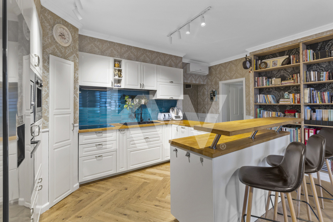 Apartament unic in centrul Brasovului | 142 mp | Terasă cu vedere spre Tâmpa |