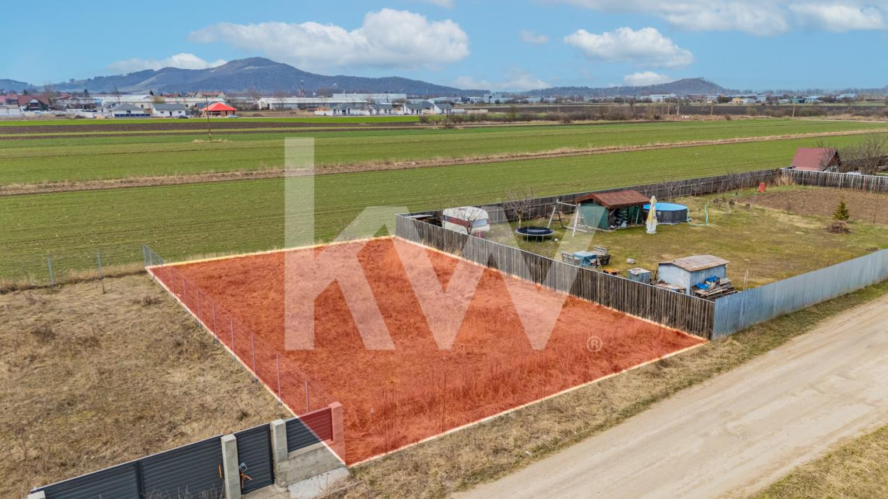 Teren intravilan Hărman, 500 mp, zonă bună, vecinătăți construite, comision 0%.