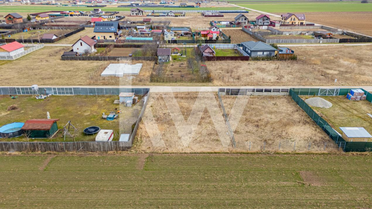 Teren intravilan Hărman, 500 mp, zonă bună, vecinătăți construite, comision 0%.