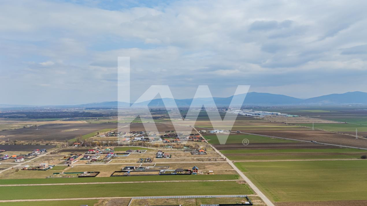 Teren intravilan Hărman, 500 mp, zonă bună, vecinătăți construite, comision 0%.