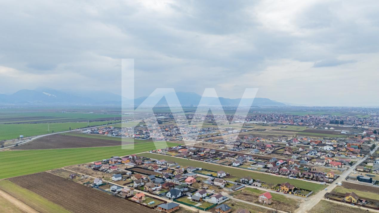 Teren intravilan Hărman, 500 mp, zonă bună, vecinătăți construite, comision 0%.