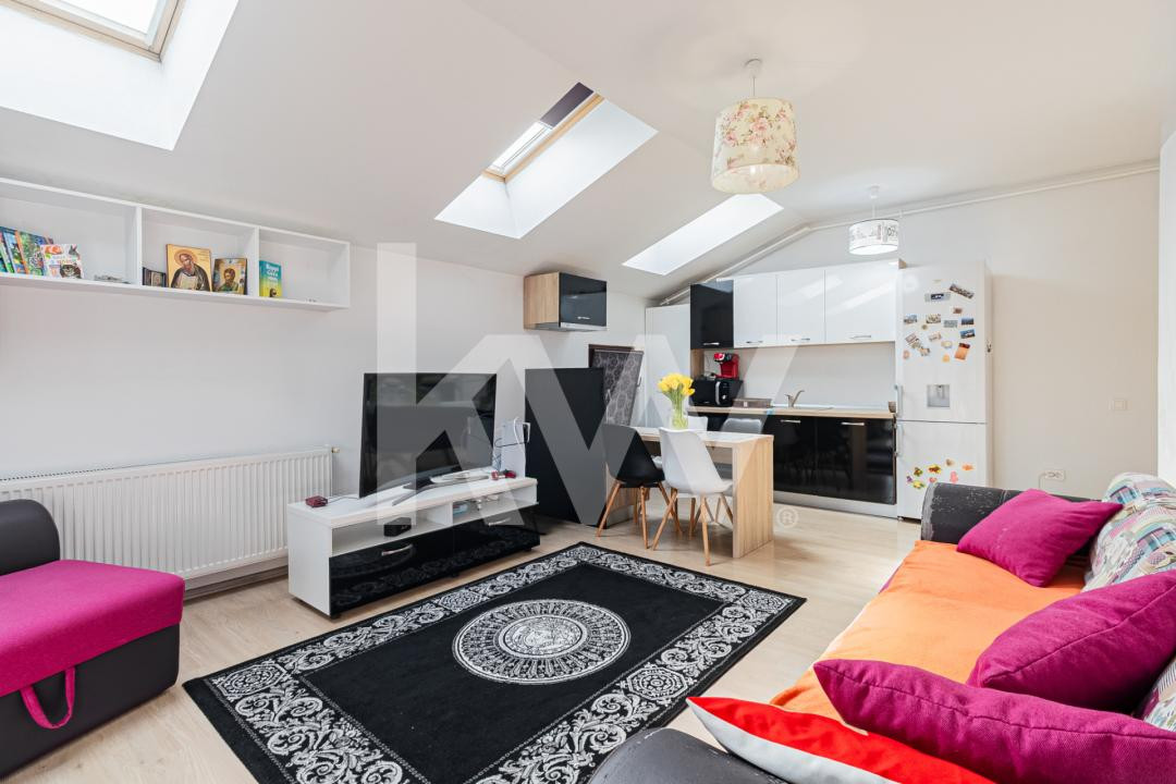 Oportunitate! Doua camere decomandate + loc de parcare 