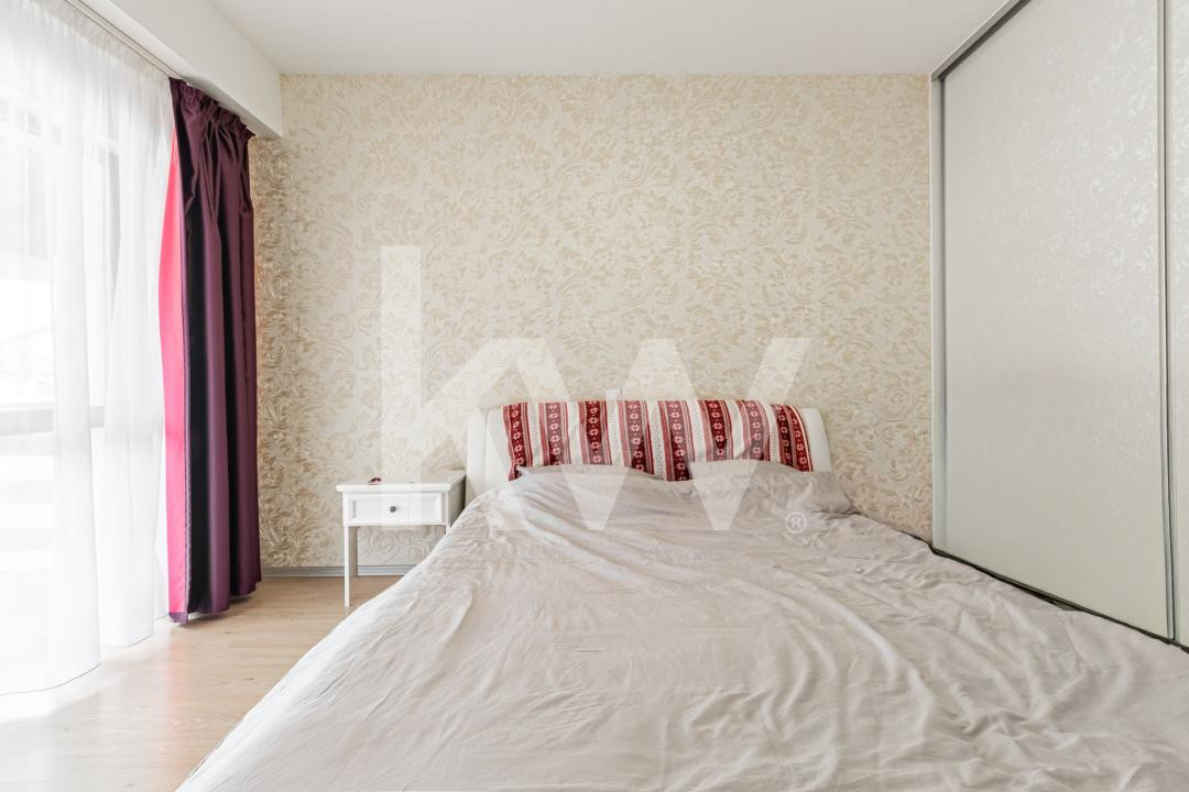 Oportunitate! Doua camere decomandate + loc de parcare 