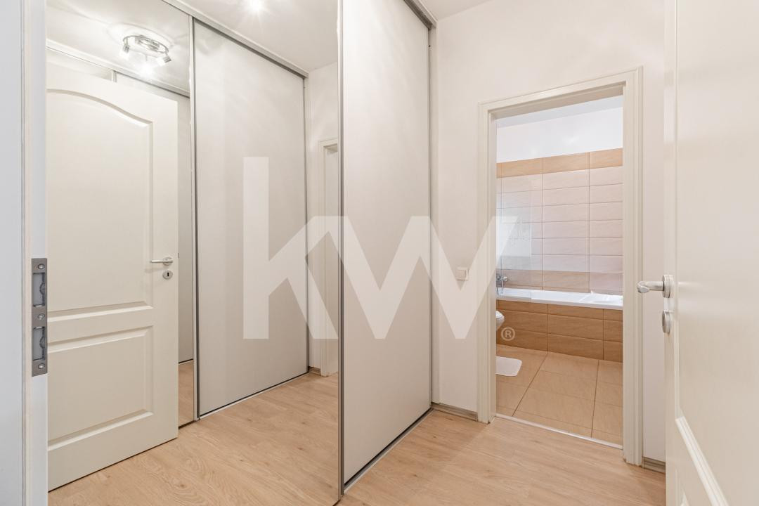 Oportunitate! Doua camere decomandate + loc de parcare 